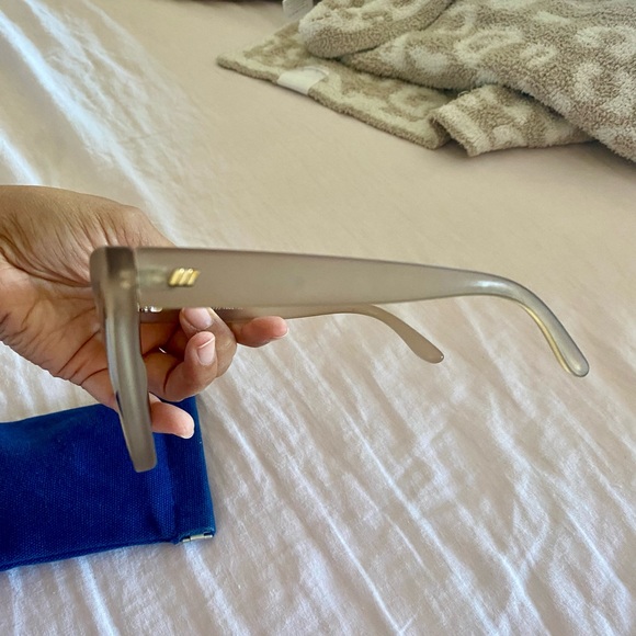 Le Specs oversized tinted sunglasses, 15 cm width from widest to widest - Picture 2 of 9